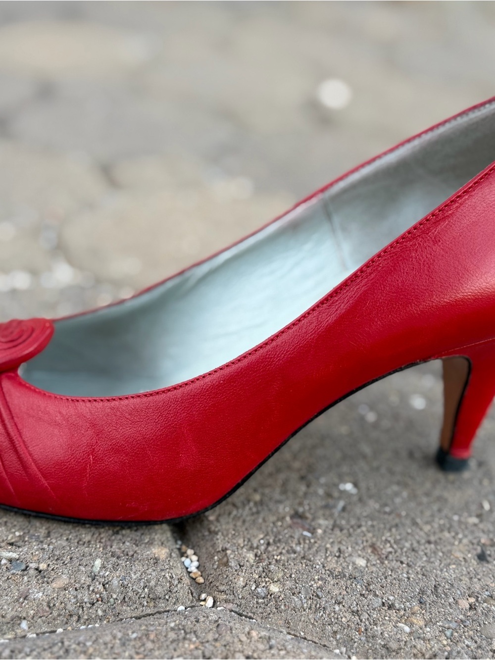 Sesto Meucci Red Leather Mid-Heel Pump